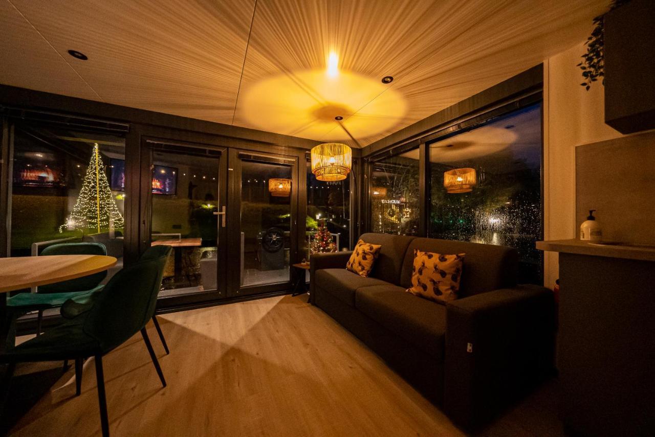 Houseboats Mookerplas Met Dakterras Middelaar Ngoại thất bức ảnh